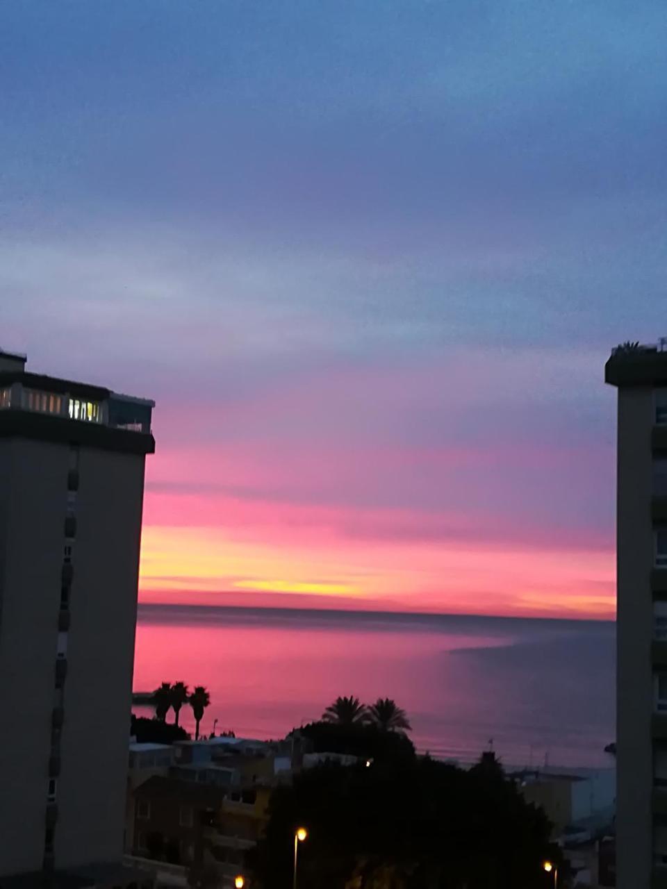 Habitaciones Frente A La Playa Málaga Exteriör bild